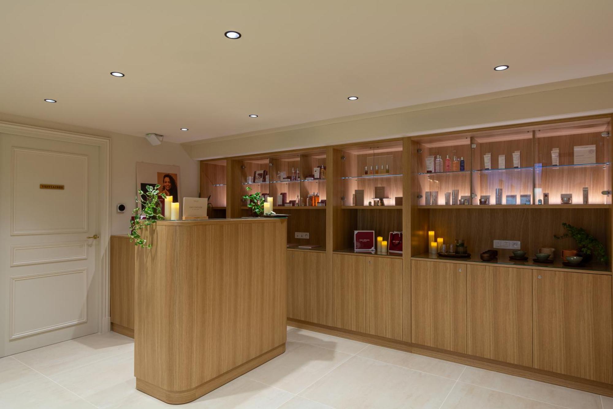 Hotel & Spa Napoleon Fontainebleau Bagian luar foto
