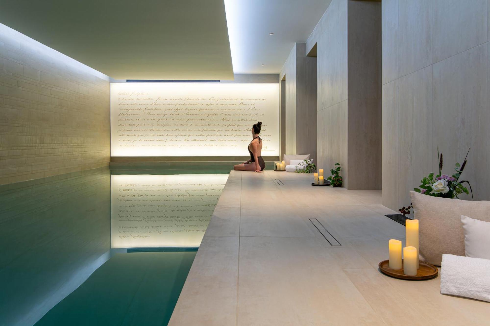 Hotel & Spa Napoleon Fontainebleau Bagian luar foto