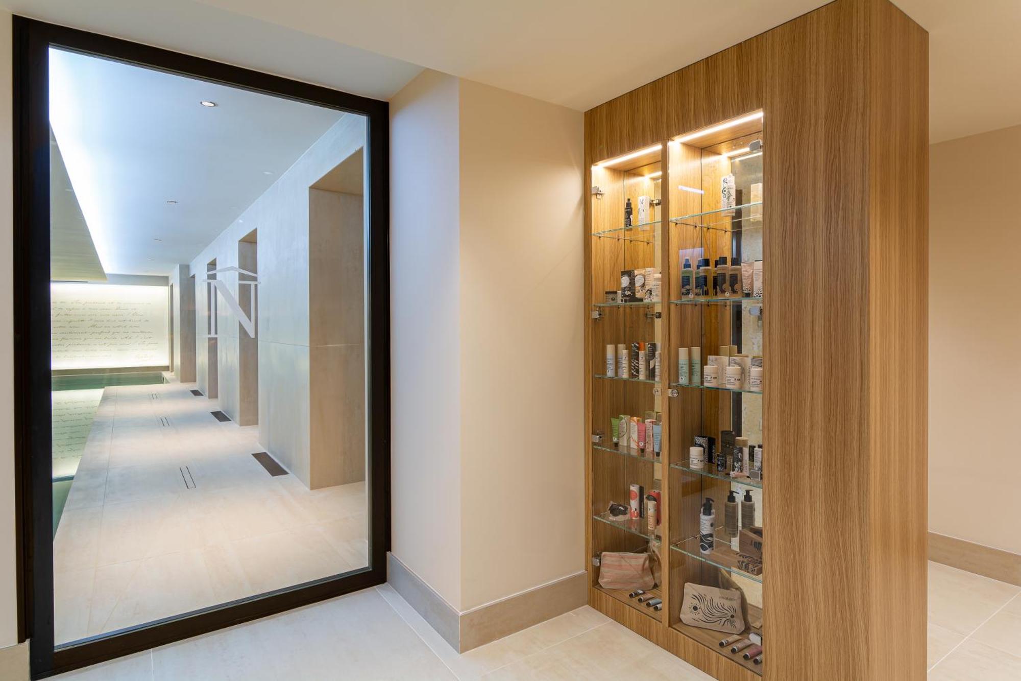 Hotel & Spa Napoleon Fontainebleau Bagian luar foto