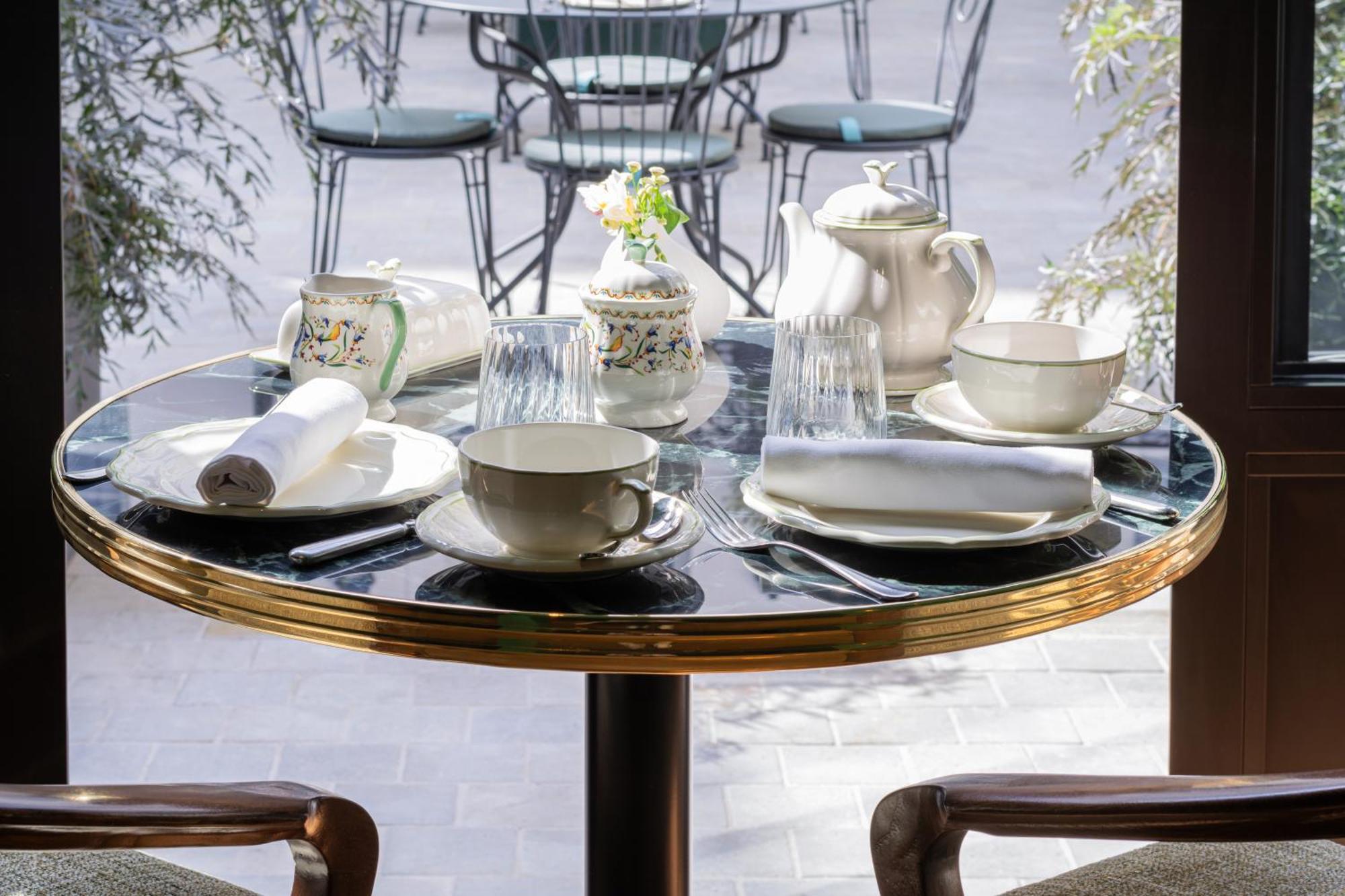 Hotel & Spa Napoleon Fontainebleau Bagian luar foto