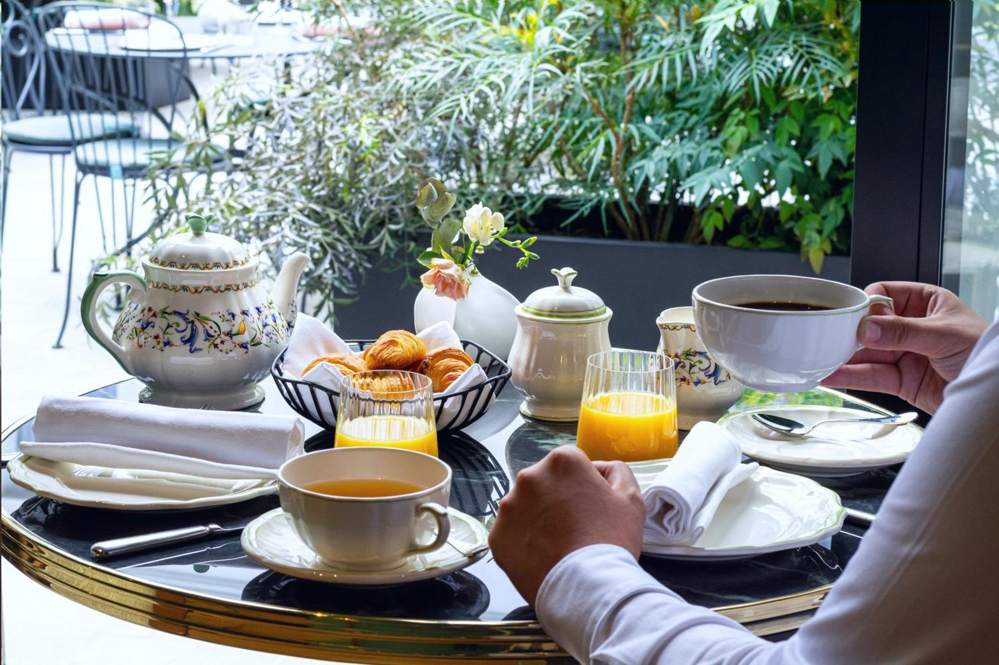 Hotel & Spa Napoleon Fontainebleau Bagian luar foto