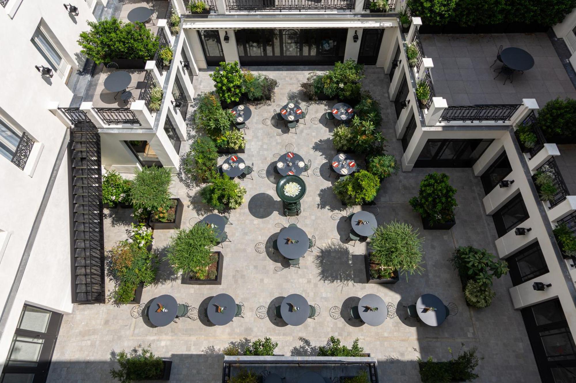 Hotel & Spa Napoleon Fontainebleau Bagian luar foto
