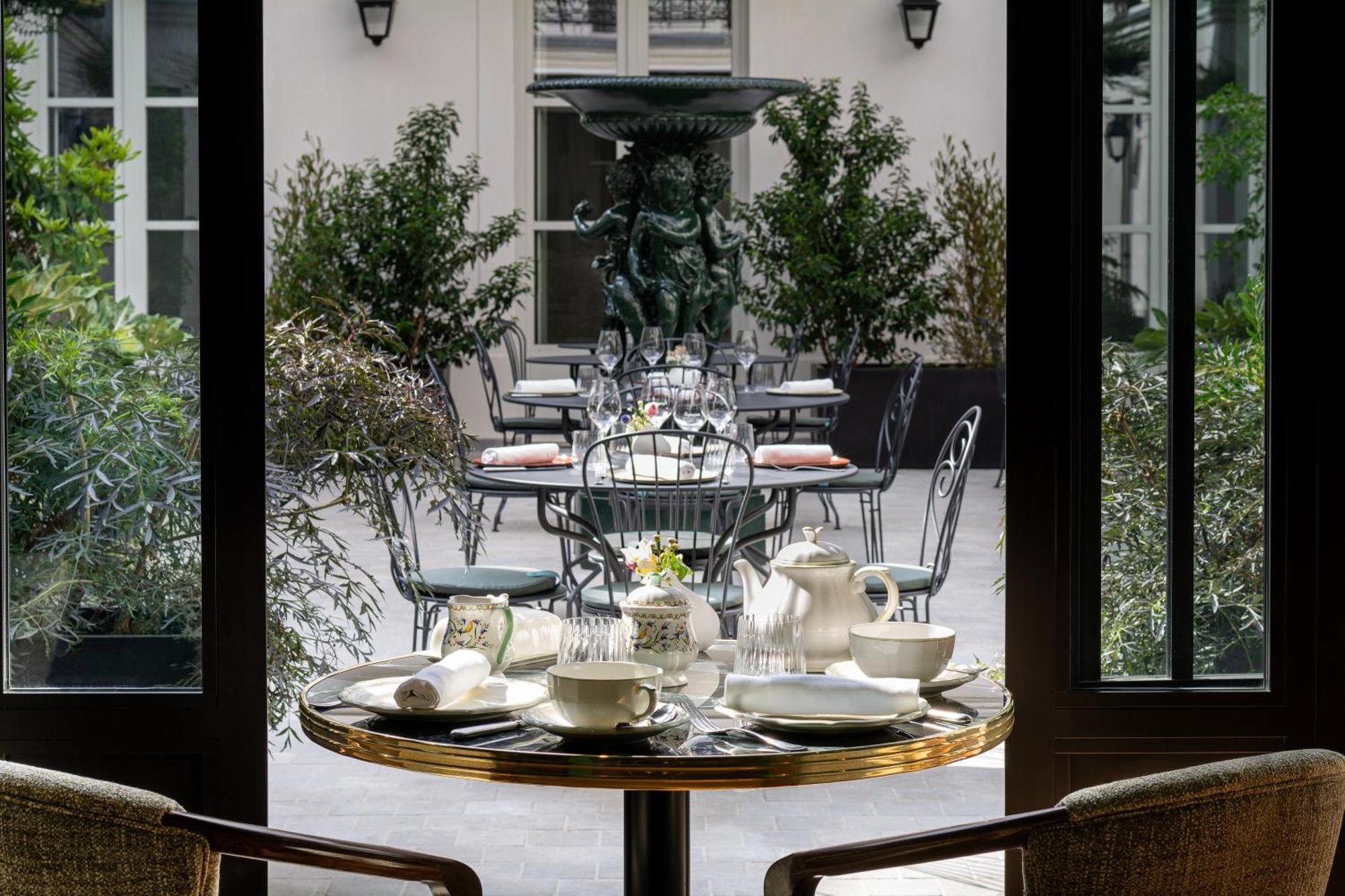 Hotel & Spa Napoleon Fontainebleau Bagian luar foto