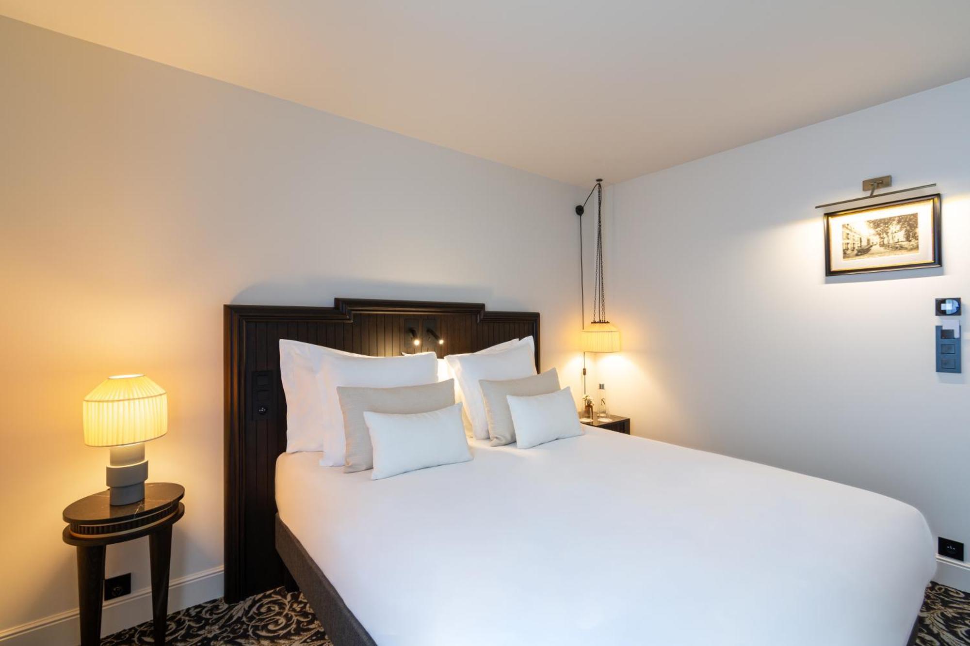 Hotel & Spa Napoleon Fontainebleau Bagian luar foto