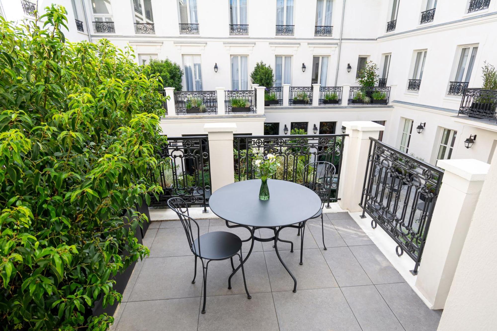 Hotel & Spa Napoleon Fontainebleau Bagian luar foto
