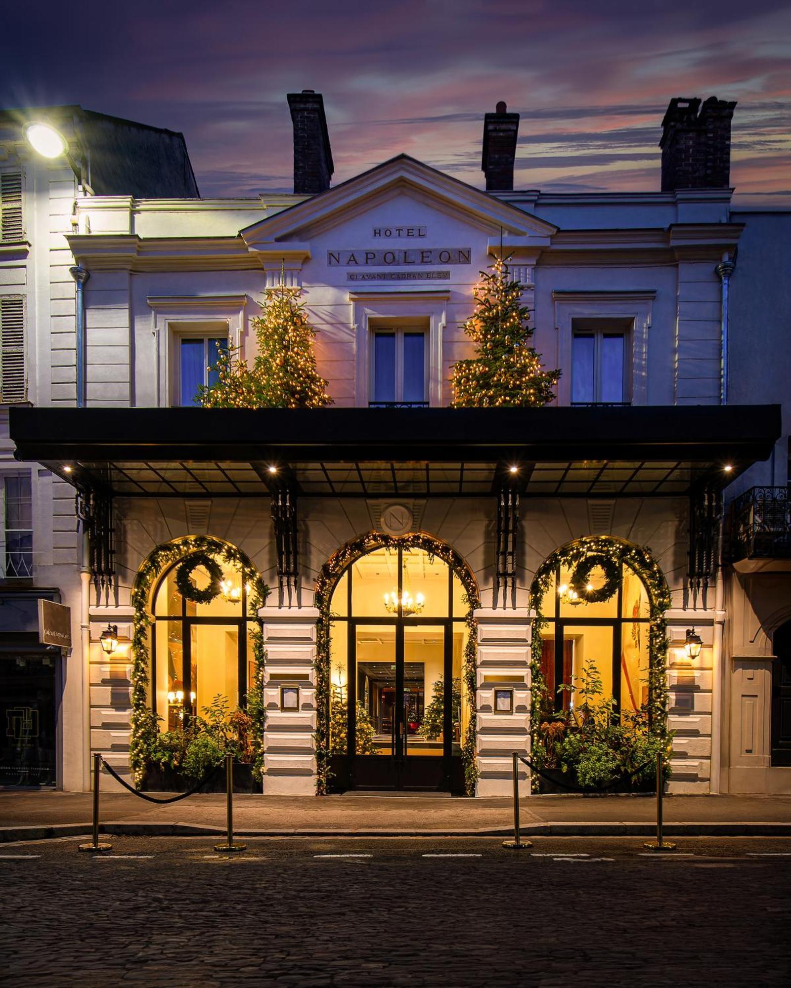 Hotel & Spa Napoleon Fontainebleau Bagian luar foto